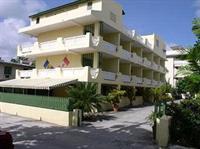 Meridian Inn Oistins Exterior foto
