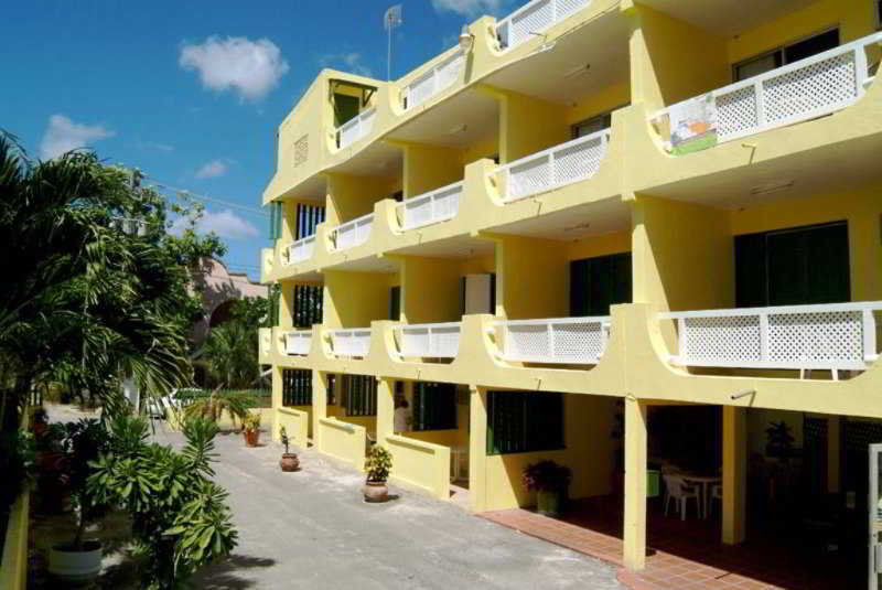 Meridian Inn Oistins Exterior foto